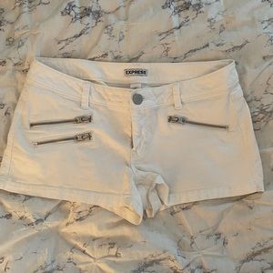 White cotton shorts with soft denim feel